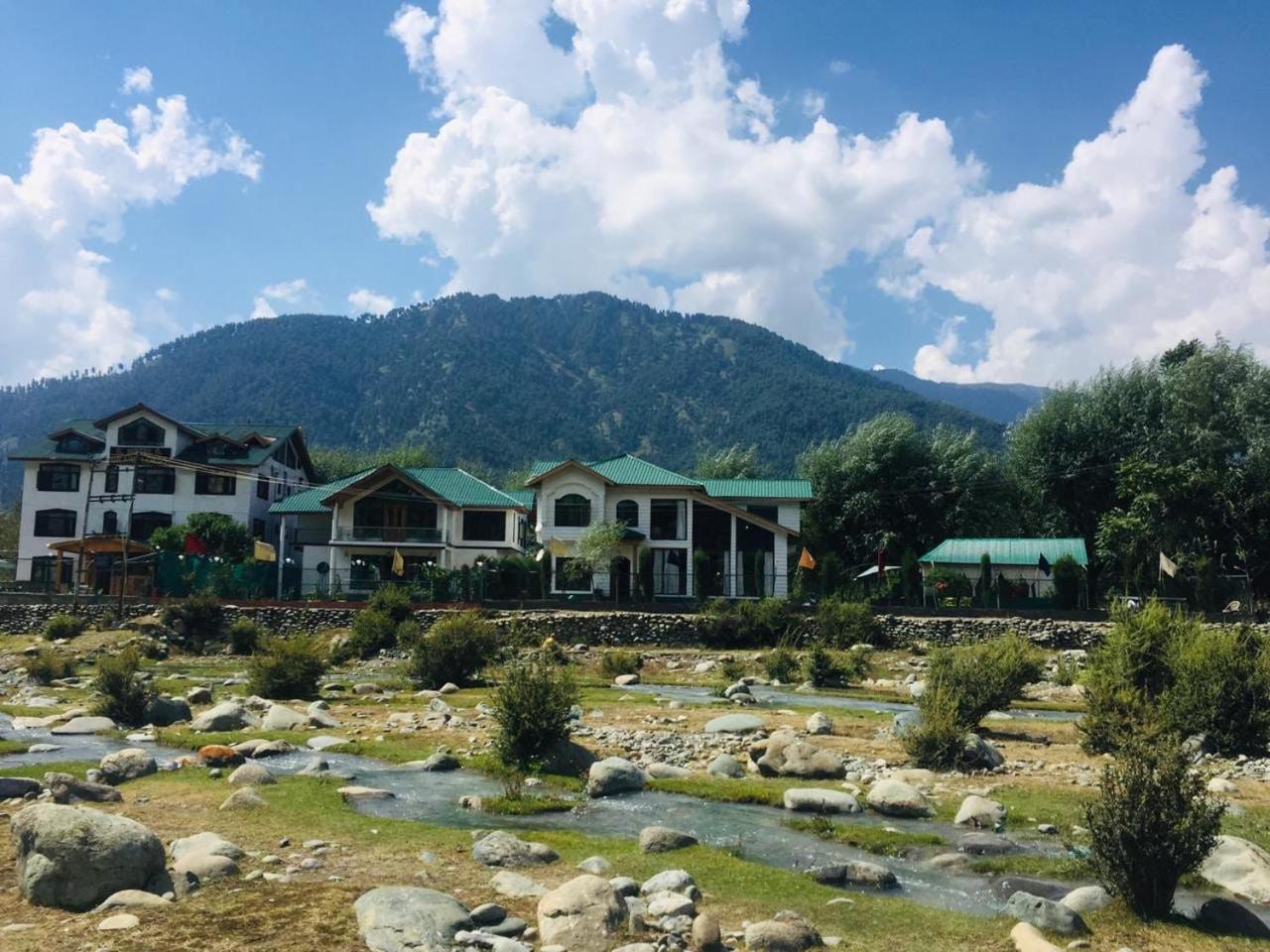 Sojourn Cottages Pahalgam Exterior photo