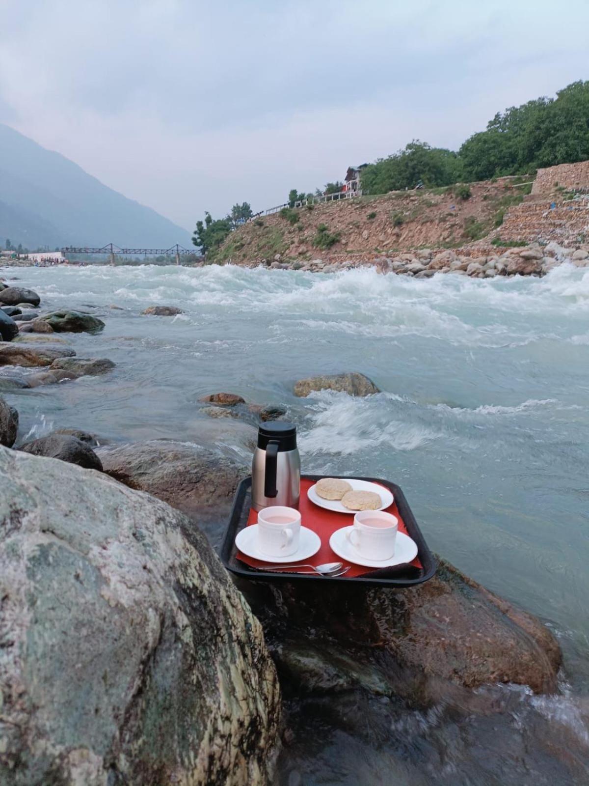 Sojourn Cottages Pahalgam Exterior photo